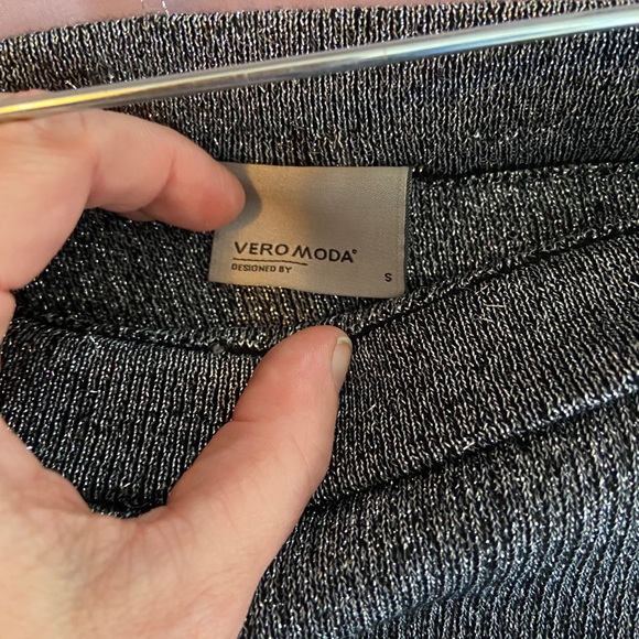 silver asymmetrical skirt from Simmons - Picture 4 of 4